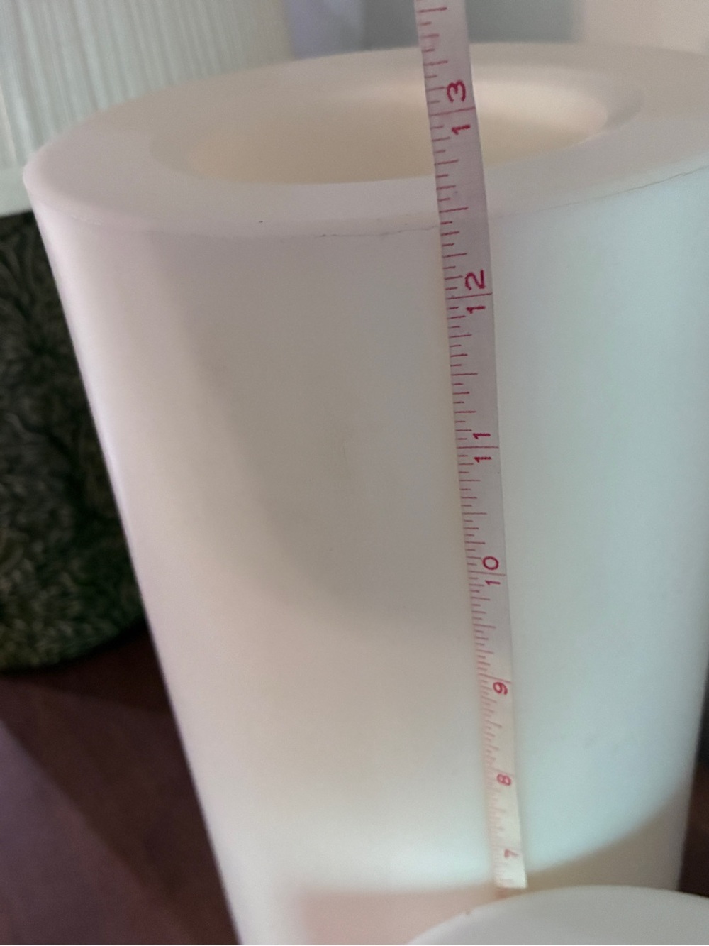 PartyLite Light Illusions Outdoor LED Candle Cream 13x6 P5D/LDR6910